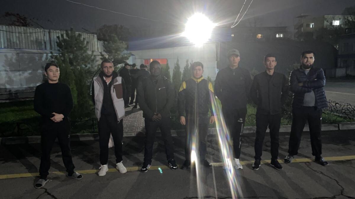 Нелегалы в Алматы: более 100 иностранцев выдворены за пределы страны