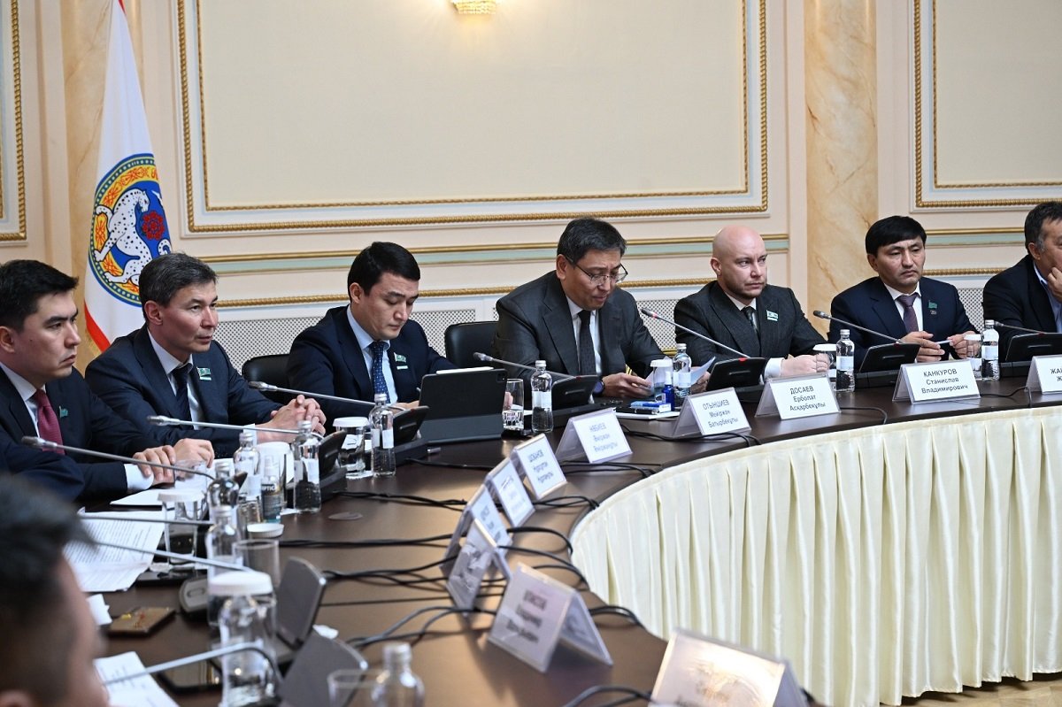 Депутаты маслихата поддержали бюджет города Алматы на предстоящие три года