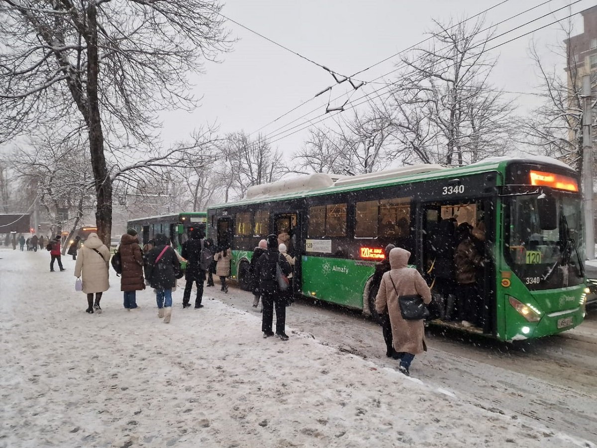 Общественный транспорт без перебоев: перевозчики Алматы усиленно готовятся к заморозкам