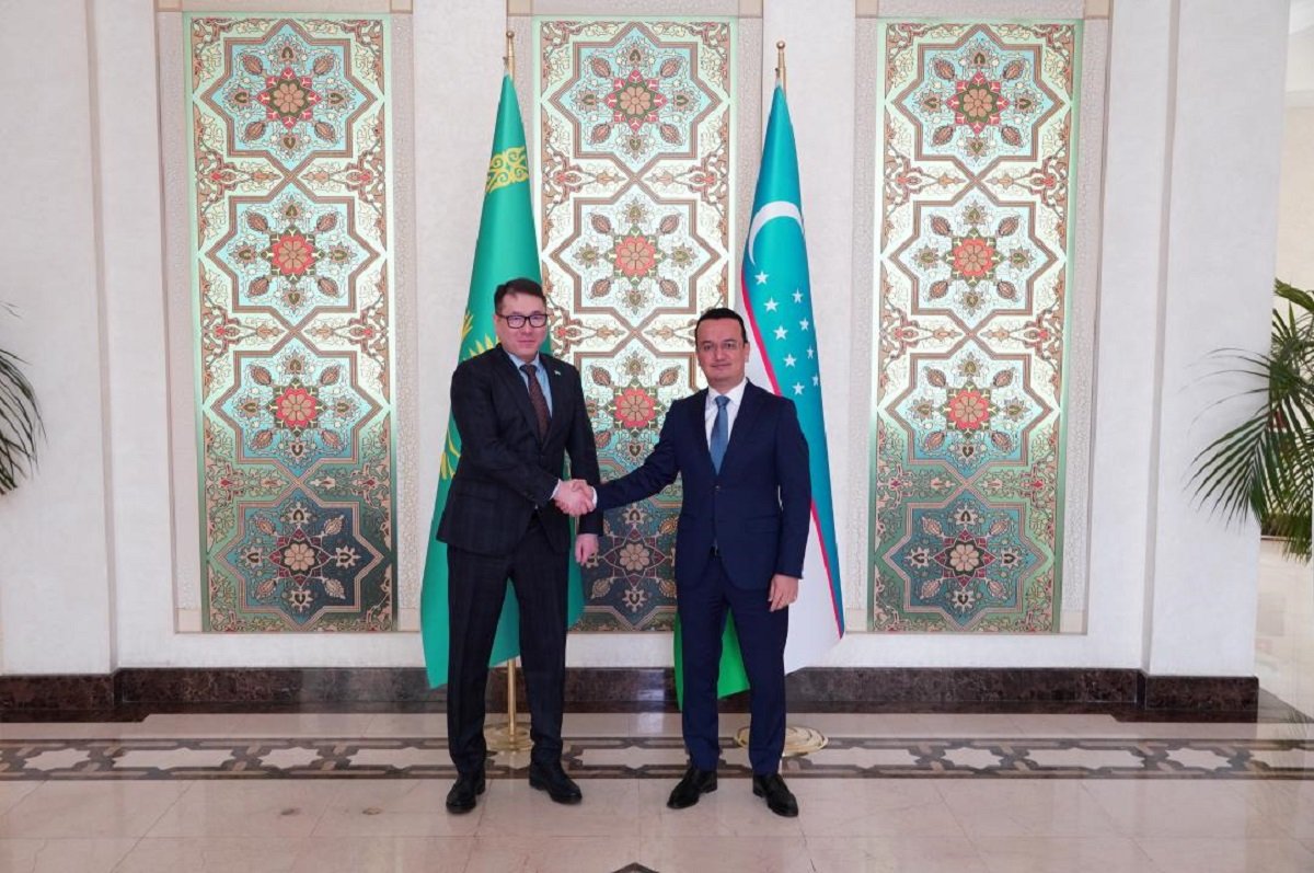 Казахстан и Узбекистан подписали протокол о расширении взаимного сотрудничества