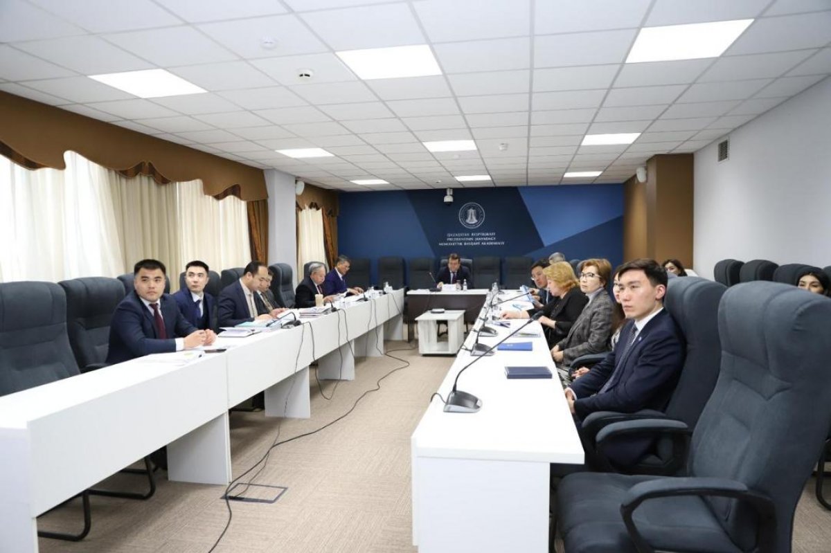 Почти 270 госслужащим восстановили права в Казахстане