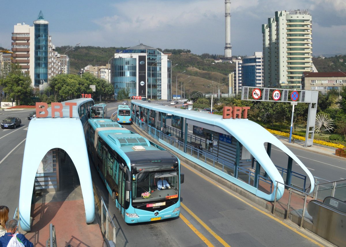 В Алматы к 2025 году число поездок на общественном транспорте достигнет 1,7 миллиона