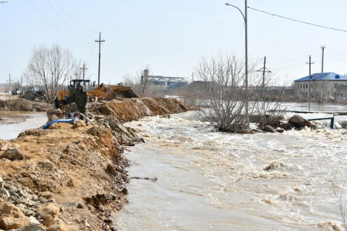 Река Кылшакты затопила привокзальный район Кокшетау