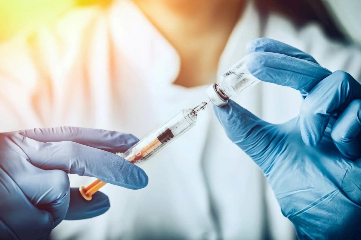 О вакцинации против гепатита А рассказал алматинский инфекционист
