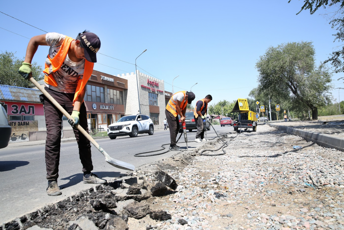 Акжар, Алгабас, Теректы: на окраинах Алматы отремонтируют 215 улиц