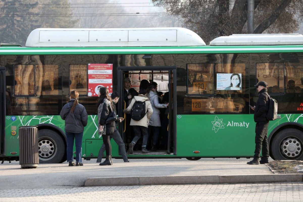 Женщина-щипач орудовала в автобусах Алматы