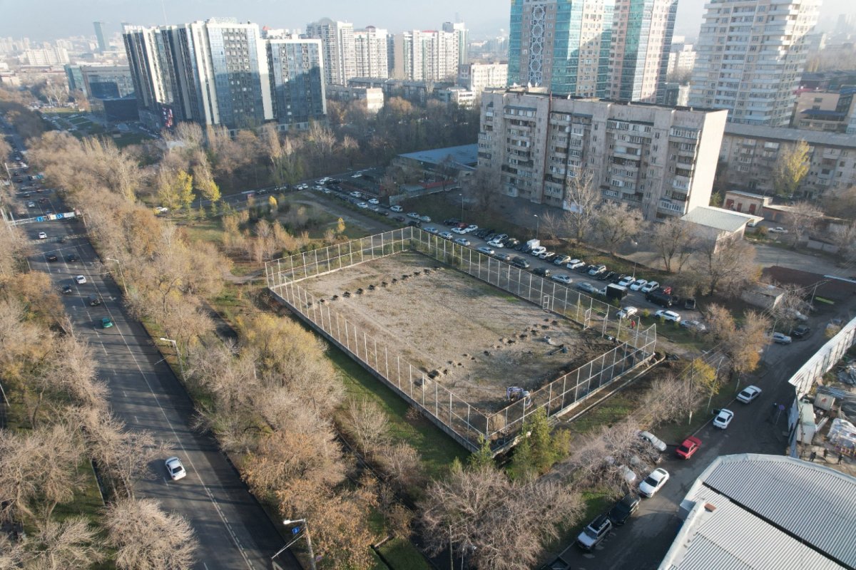 В Алматы на месте пустыря построят детскую площадку и зону отдыха для горожан