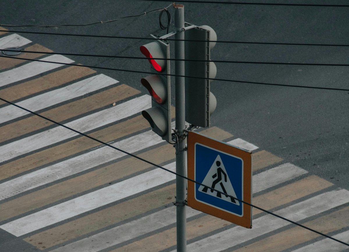 В Алматы обновляются дорожные знаки