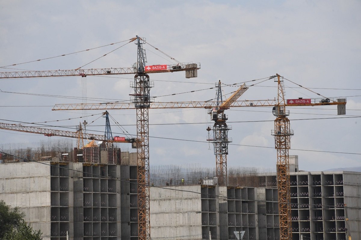 Более 1 тыс. нарушений за некачественное строительство выявил акимат Алматы с начала 2023 года