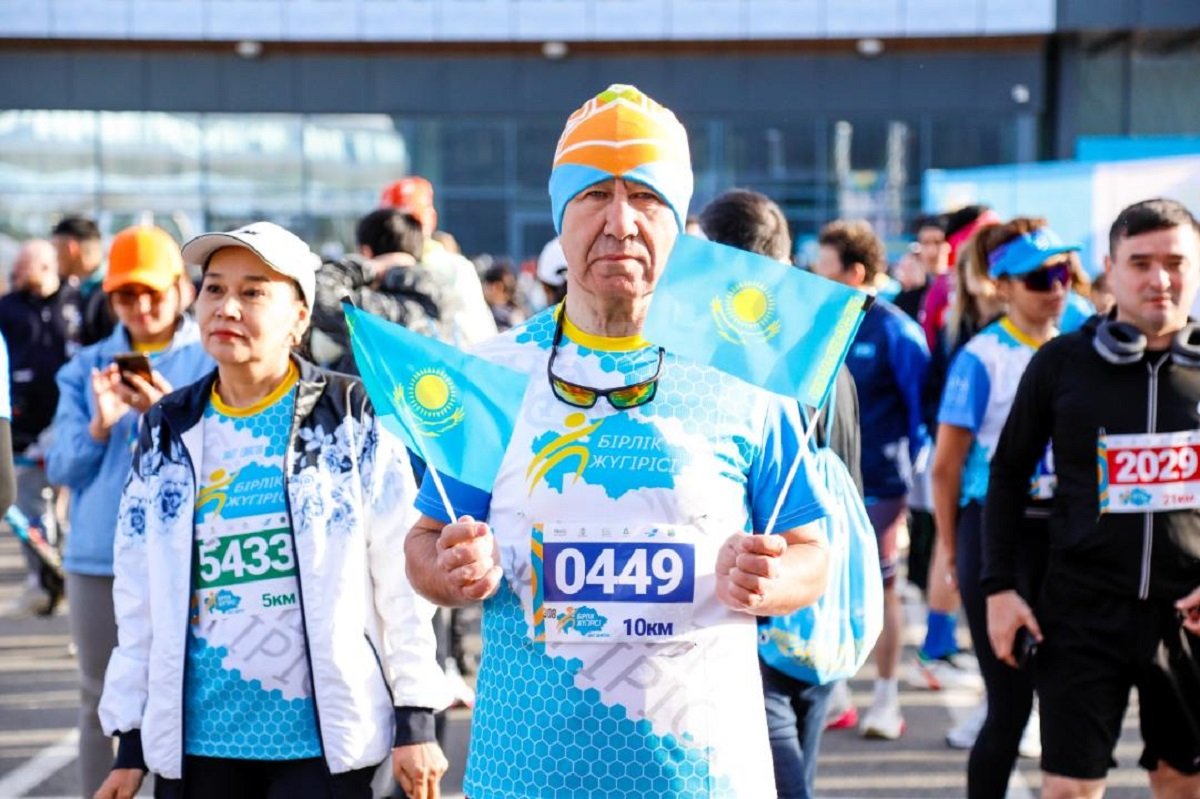 Две тысячи астанчан участвовали в марафоне «Забег единства»