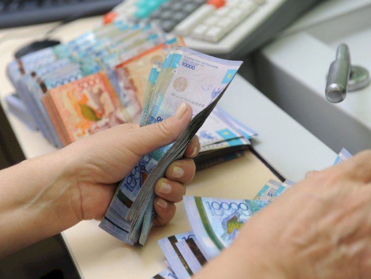 Минимальную заработную плату поднимут в Казахстане
