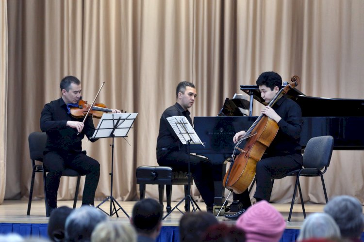 Трио «Ренессанс», созданное Ашимом Унайбековым, дало концерты в Алматы, Караганде и Астане