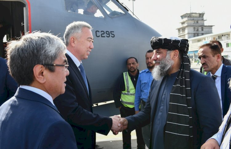 Казахстан отправил гуманитарную помощь в Афганистан