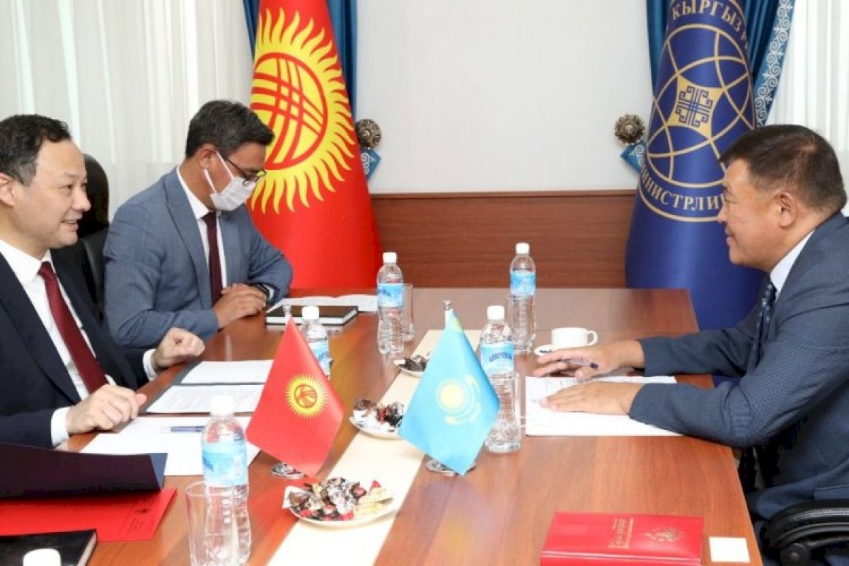 Источник фото: пресс-служба МИД Кыргызстана