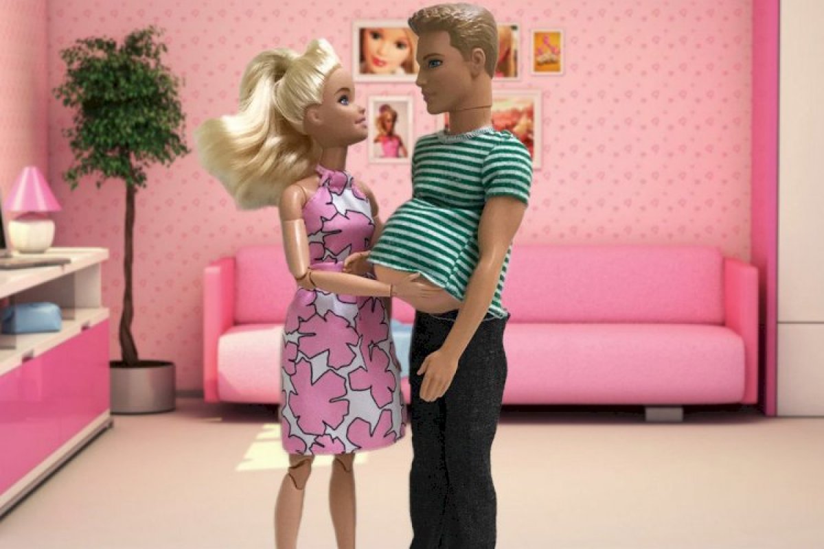 Барби с страпоном и Кен