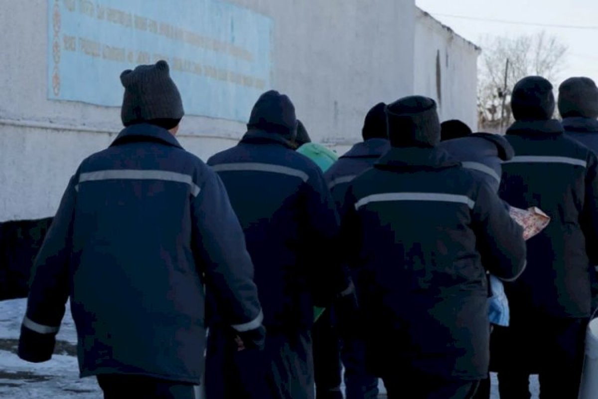 Тюрьма в Казахстане. Казахстан амнистия. Амнистия заключенных. Полицейский в тюрьме. Амнистия 158