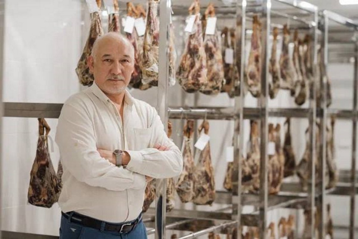 Бакытжан Жумадилов наладил производство национальных мясных деликатесов