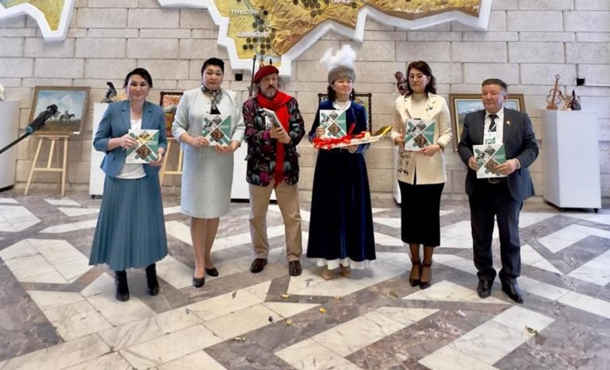 В Алматы презентовали книгу о людях, создающих красоту своими руками