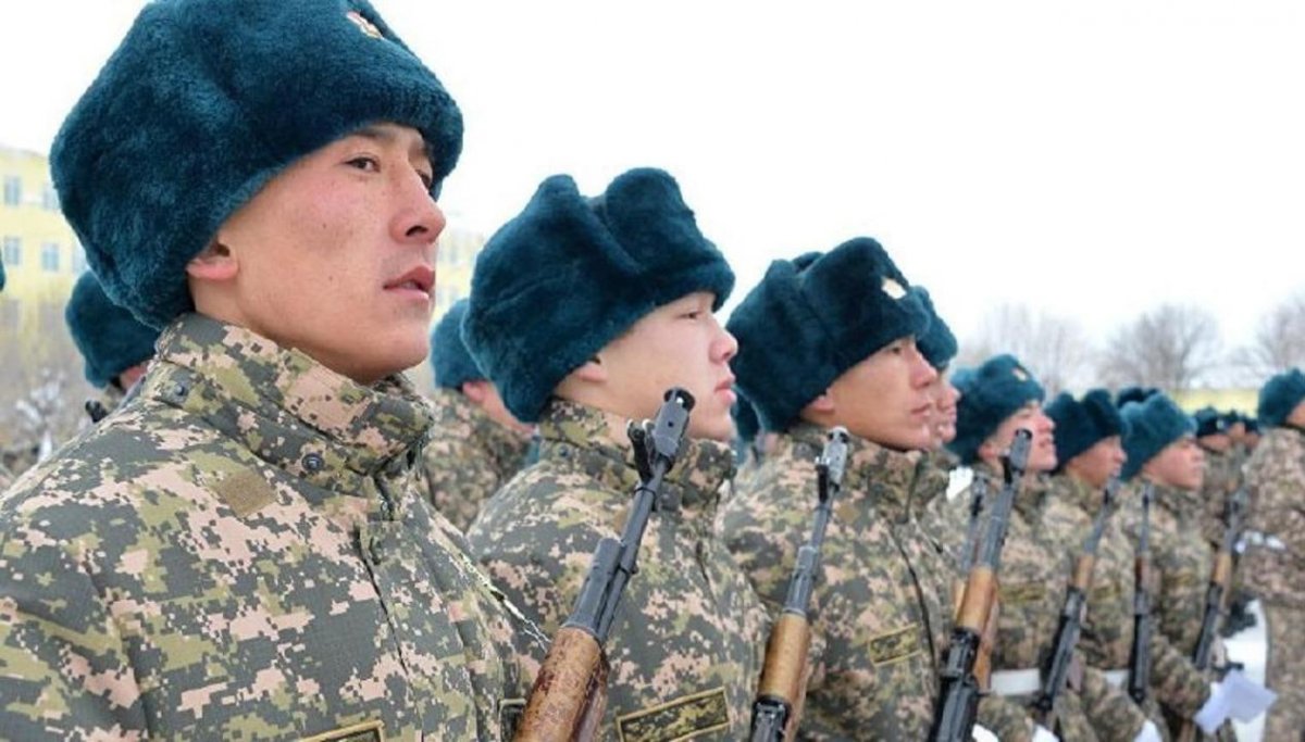 Токаев подписал указ об увольнении военнослужащих в запас и призыве в армию