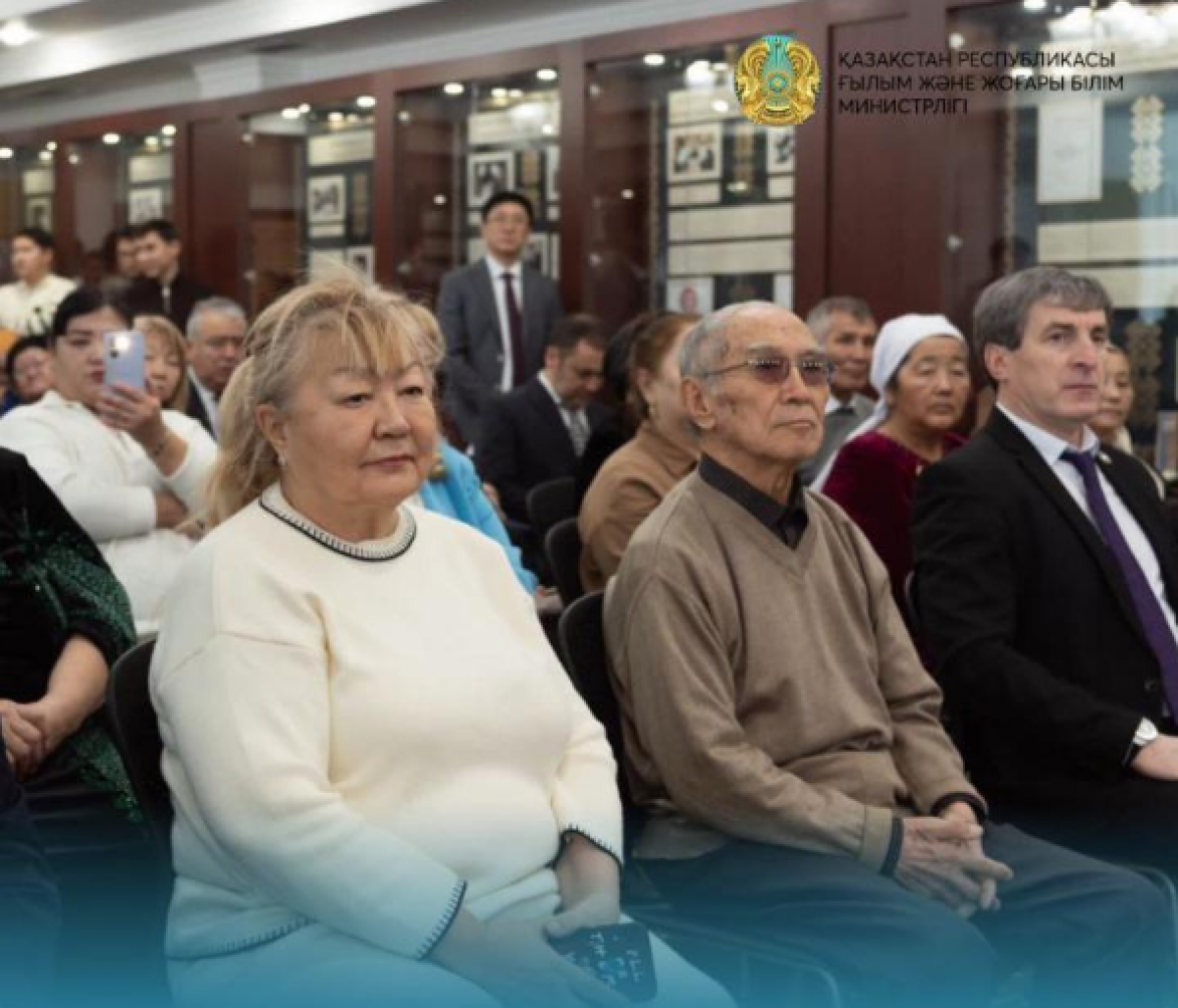 «Серебряный университет»: в каких вузах могут обучаться казахстанцы старше 50 лет