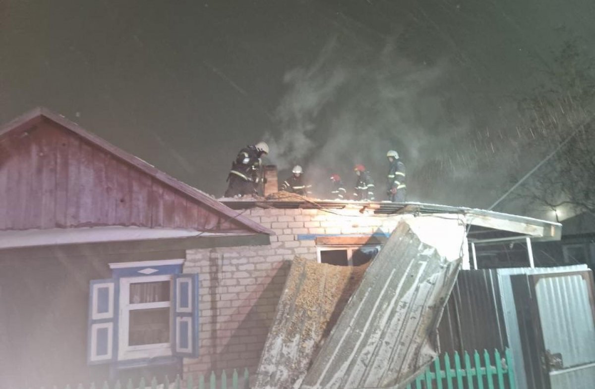 Пожарные спасли мужчину из горящего дома в Павлодарской области