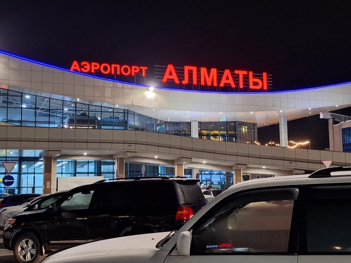 О задержках рейсов высказались в аэропорту Алматы