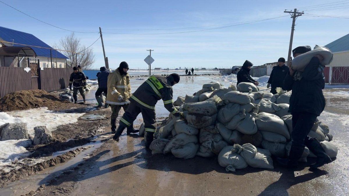 В Западно-Казахстанской области продолжается противопаводковая работа