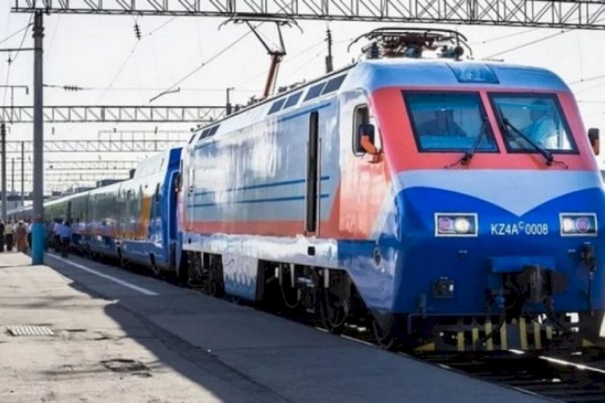 Пассажирские поезда в Казахстане готовят к летним перевозкам