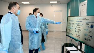 Ералы Тугжанов ознакомился с работой модульной инфекционной больницы в Алматы