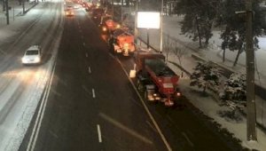 230 кубометров снега вывезено за ночь с улиц Алматы