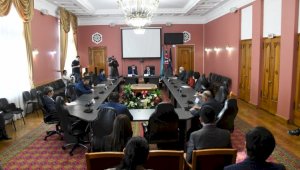 Алматинские политологи обсудили предстоящие выборы