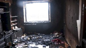Алматинские пожарные спасли мужчину из горящей квартиры