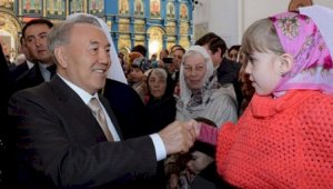 Елбасы поздравил казахстанцев с праздником Рождества