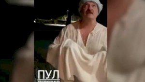 Лукашенко искупался в ледяной проруби   