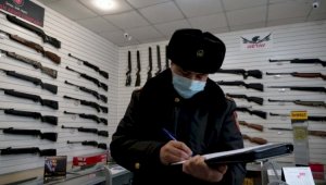 Более 500 единиц оружия уничтожили алматинские полицейские