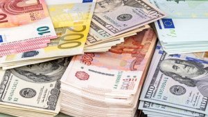 Коронакризис сильно уменьшил спрос у казахстанцев на доллары, евро и рубли