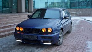 Бейбуту Атамкулову представили первый казахстанский электромобиль