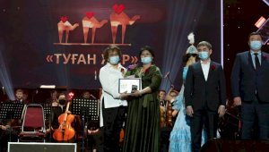 Фонд Нурсултана Назарбаева наградил казахстанцев