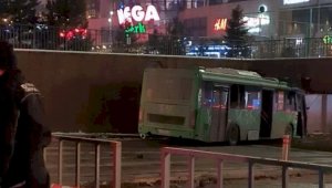 В Алматы произошла массовая авария с участием автобуса
