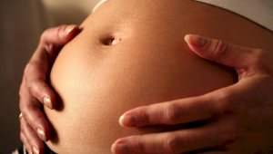 Алматинские врачи провели сложную операцию беременной пациентке