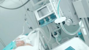 Алматинские доктора спасли пациента с полным поражением легких