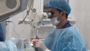 Практически потерявшей глаз женщине восстановили зрение врачи Алматы
