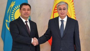 Касым-Жомарт Токаев и Садыр Жапаров провели переговоры в расширенном составе