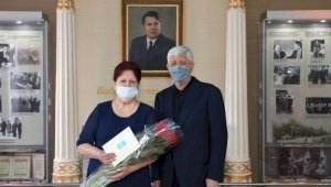 Президент Токаев поздравили ветерана-педагога из Уштобе
