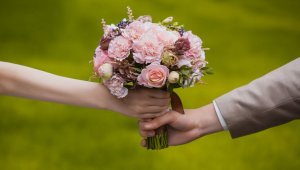 Дарите женщинам цветы – коронавирус через них не передается
