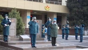 Министр обороны РК посетил Алматинский гарнизон
