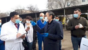 Ержан Бабакумаров посетил Службу станции скорой помощи и Центр телемедицины
