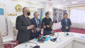 В Нур-Султане презентовали книгу «Насаб наме султан Сыдык» на казахском языке