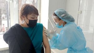 В рамках массовой вакцинации за сутки привито свыше 7 тысяч алматинцев