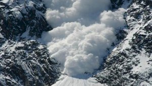 Увеличились риски схода лавин в горах Алматы